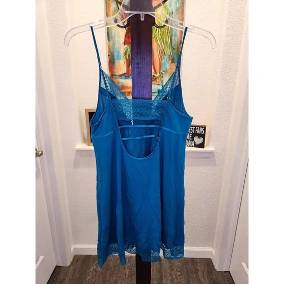 *NEW* Victoria Secret Nighty - Picture 2 of 5